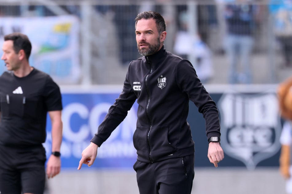 Einige Stammkräfte werden CFC-Trainer Benjamin Duda (37) am Freitag in Berlin fehlen.