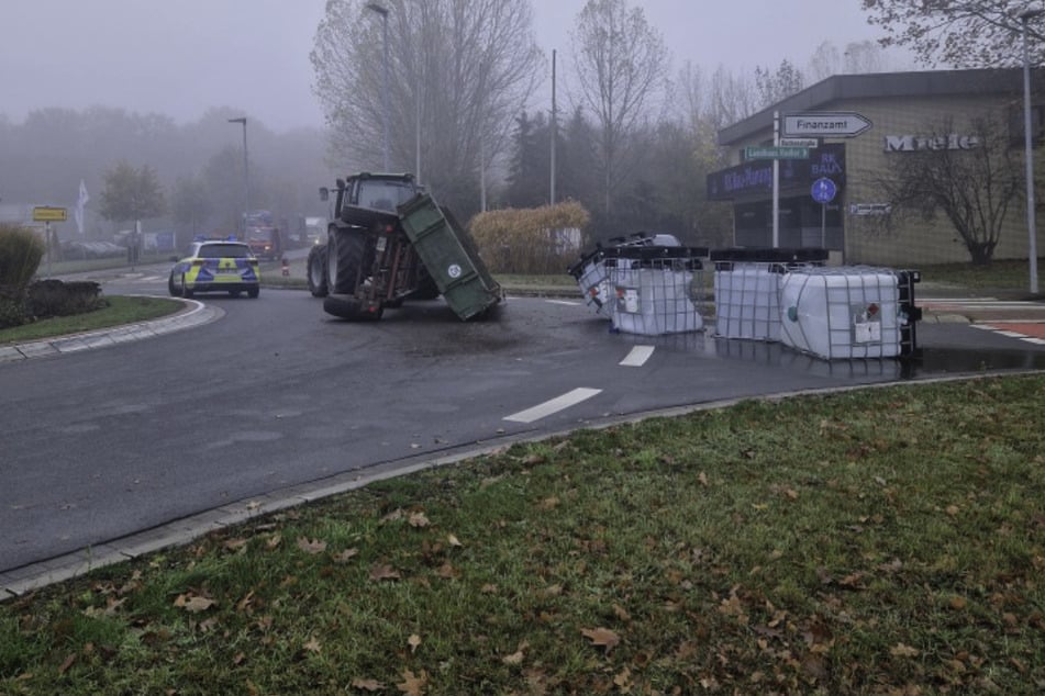 Rund 1000 Liter Säure liefen aus den beschädigten Containern.