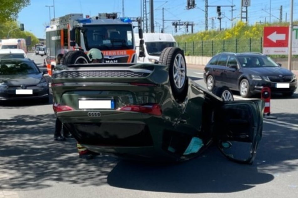 Der 23-jährige Audi-Fahrer verletzte sich bei dem Unfall leicht.