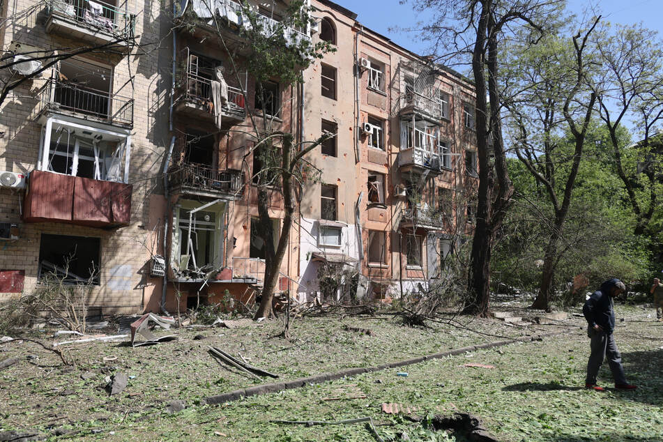Charkiw: Eines von vielen durch russischen Beschuss beschädigtes Wohnhaus.