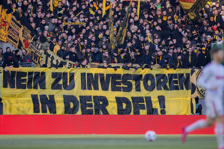 Die Fans von Borussia Dortmund protestieren gegen einen möglichen Investor-Einstieg in der Bundesliga.