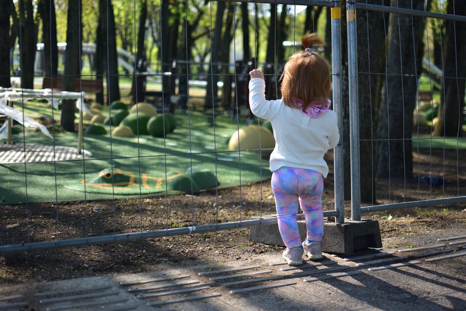 Gegen alle Erwartungen überlebte das Kind und wächst gesund heran. (Symbolbild)