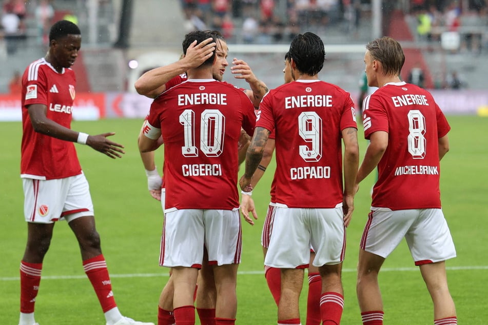 Tolcay Cigerci (31 Jahre, Nummer 10) ist nach seiner Verletzung wieder auf dem Weg zu alter Stärke und in die Startelf.