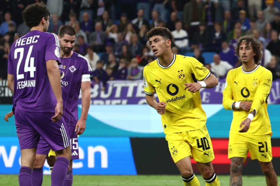 BVB-Youngster Samuele Inácio (2.v.r.) traf noch vor der Pause doppelt für den Bundesligisten.