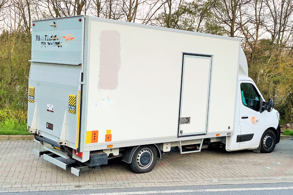 Am Donnerstag kontrollierten die Beamten der Autobahnpolizei einen Kleintransporter auf der A9. Er war deutlich zu schwer.