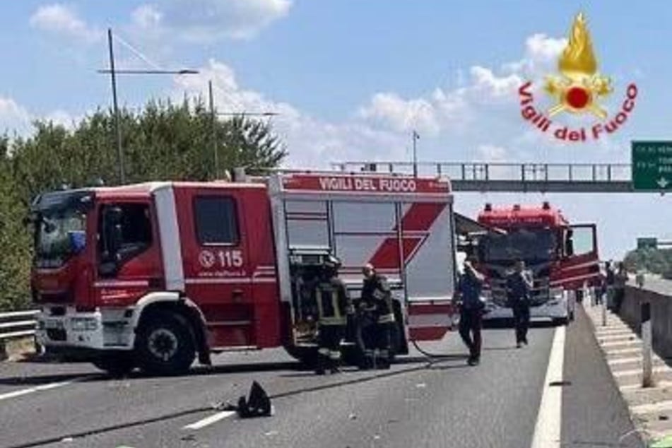Rettungskräfte an der Unglücksstelle.