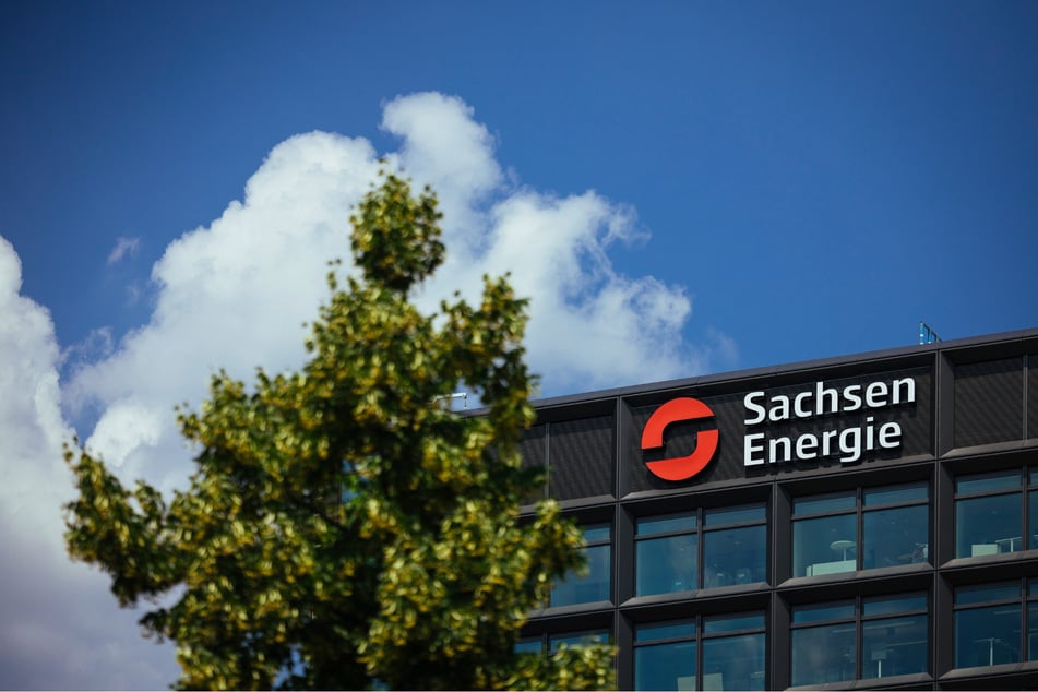 2300 Kunden von "SachsenEnergie" tappten am Montagabend kurzzeitig im Dunkeln. (Symbolbild)