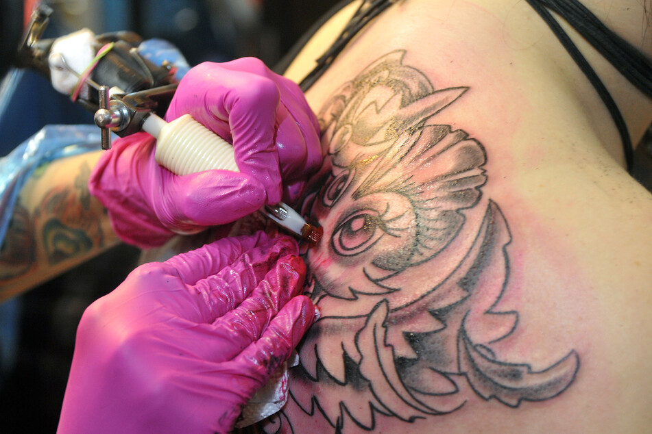 Die Tattoo- und Piercingstudios bleiben erst einmal geschlossen.