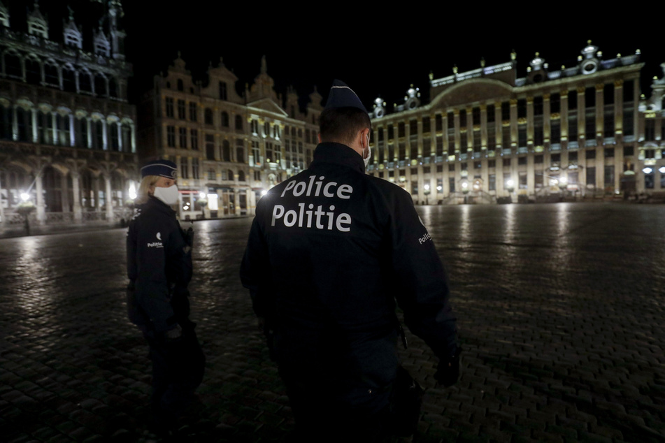 Die Polizei nahm die Verfolgung auf die mutmaßlichen Einbrecher auf (Symbolbild).