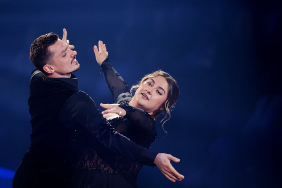 Zusammen mit Zsolt Sándor Cseke tanzte sich "SelfieSandra" im Vorjahr auf den vierten Platz bei "Let's Dance".