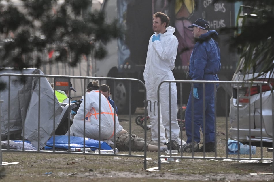 Los dos atacantes mataron a 16 personas en Bondi Beach.