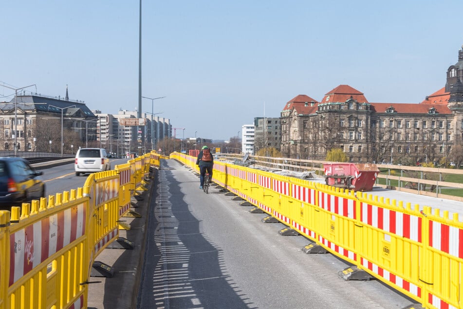 Es fehlen ein paar Arbeiter, auf der Carolabrücke wird dennoch weitergebaut.