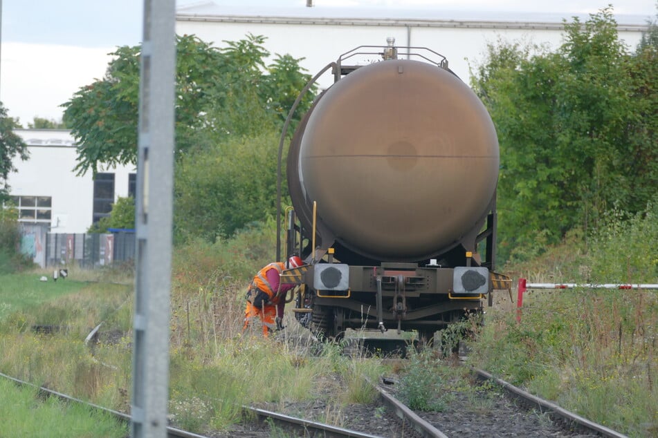 Restmengen des Wasserstoffperoxids tropften aus dem Wagon.