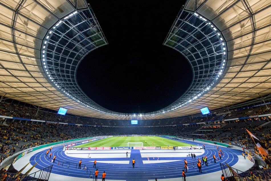 Heute auf den Tag genau sechs Jahre her: Dynamo im DFB-Pokal bei der Hertha. 75.000 Zuschauer waren damals dabei, die Hälfte aus Dresden. Ähnlich wird es am Samstag wieder.