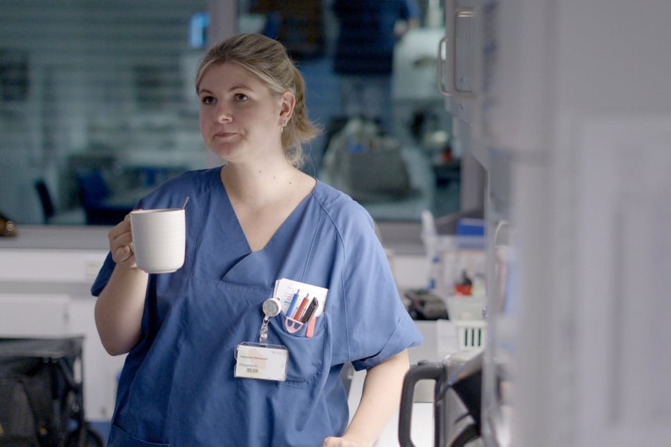 Eine Nachtschicht kann für die 28-jährige Krankenschwester Katharina zur Nervenprobe werden.