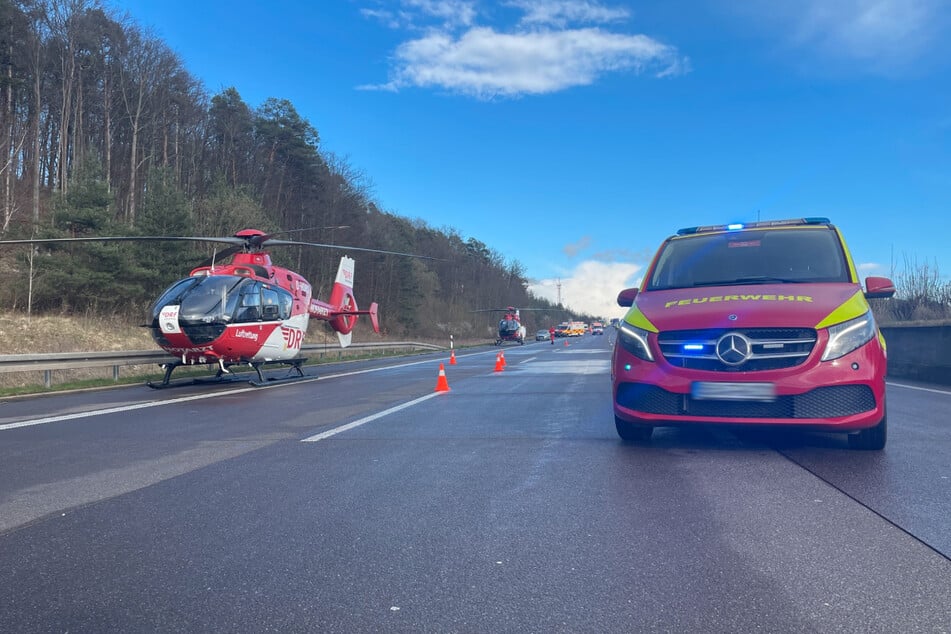 Zahlreiche Rettungskräfte wurden auf die A4 bei Eisenach gerufen.
