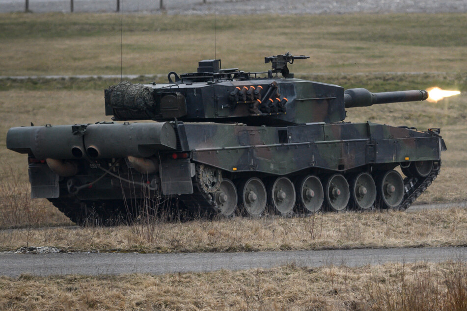 Steht auf der Wunschliste der ukrainischen Armeeführung ganz weit oben: Leopard-2-Panzer aus deutscher Produktion.