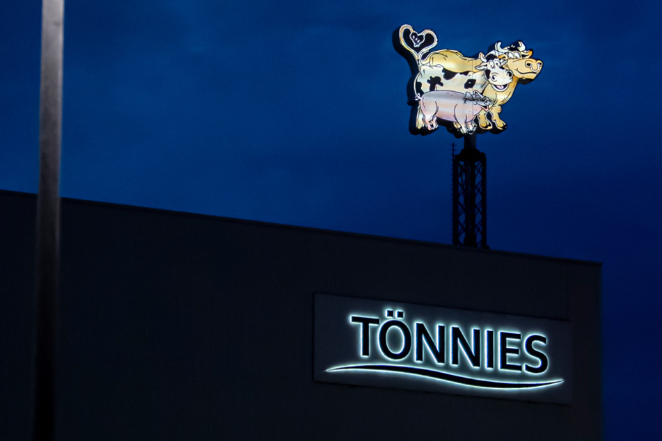 In den bayerischen Niederlassungen von Tönnies gibt es vorerst keine Schlachtungen mehr. (Archiv)