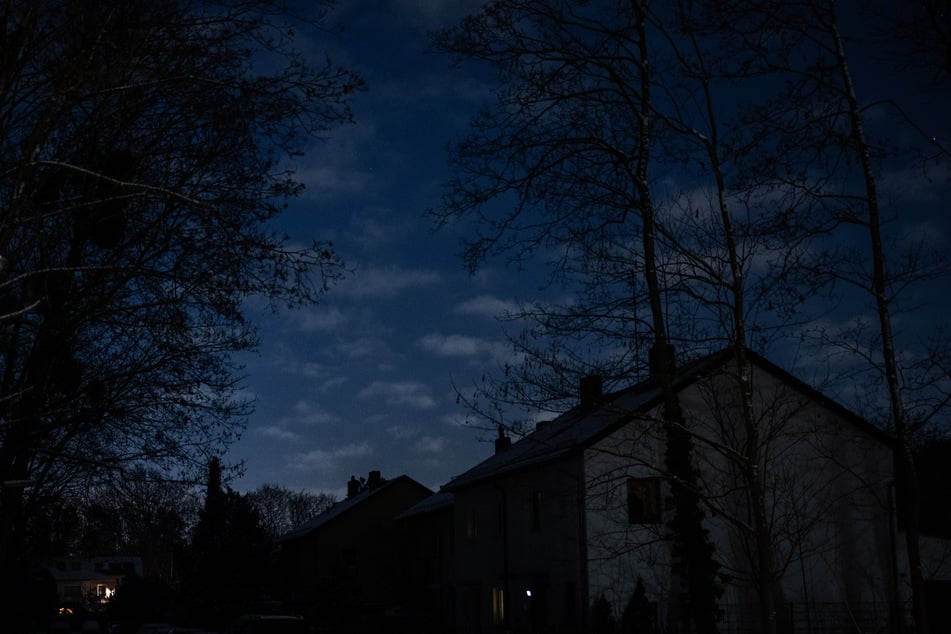 Bei einem längeren Stromausfall funktioniert das Mobilfunk- und Telefonnetz nicht mehr. (Symbolfoto)