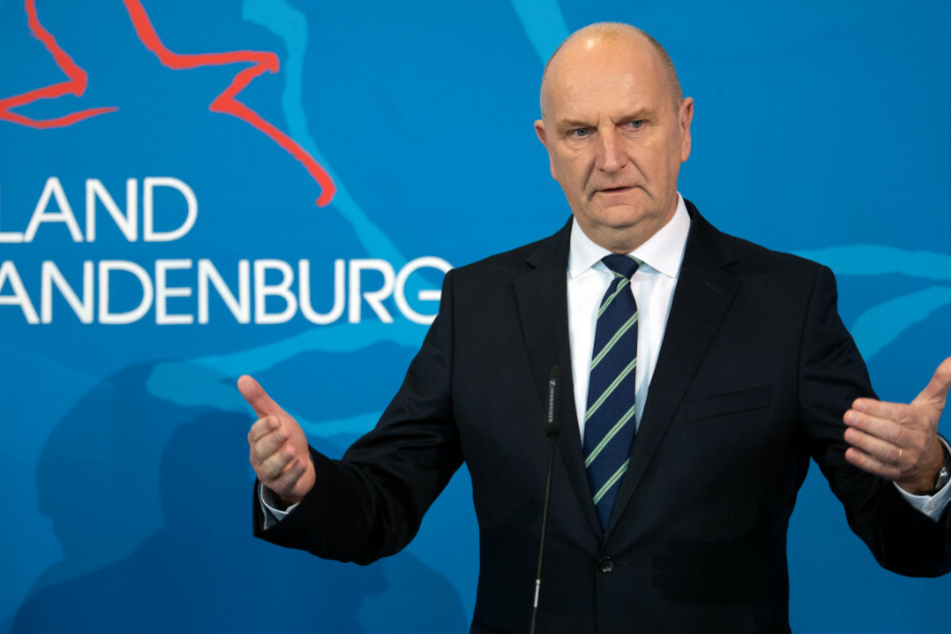 Dietmar Woidke (SPD), Ministerpräsident von Brandenburg, gibt ein Statement zur aktuellen Lage.