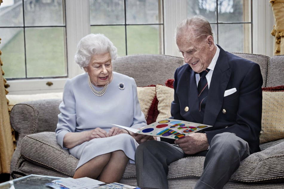 Queen Elizabeth (94) und ihr Mann Prinz Philip (99) feierten ihren 73. Hochzeitstag.