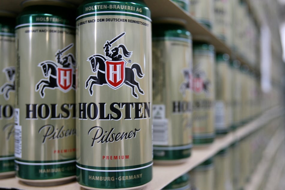 In der Holsten-Brauerei in Hamburg-Hausbruch wird unter anderem Bier der Marken Holsten und Astra hergestellt. Am Donnerstagabend treten die dortigen Angestellten in einen 24-stündigen Warnstreik.