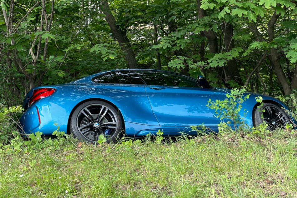 Nach dem Unfall kassierte die Polizei den BMW ein.