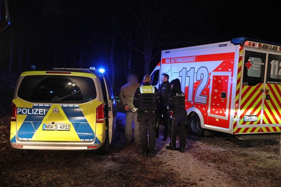 Ein Alkoholtest bei dem 60-jährigen Autofahrer (l.) ergab einen Wert von mehr als 0,9 Promille.