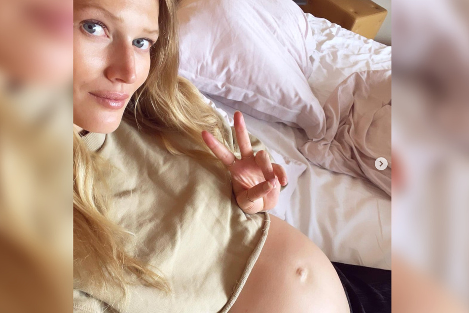 Toni Garrn (28) bringt bald ihr erstes Kind zur Welt.
