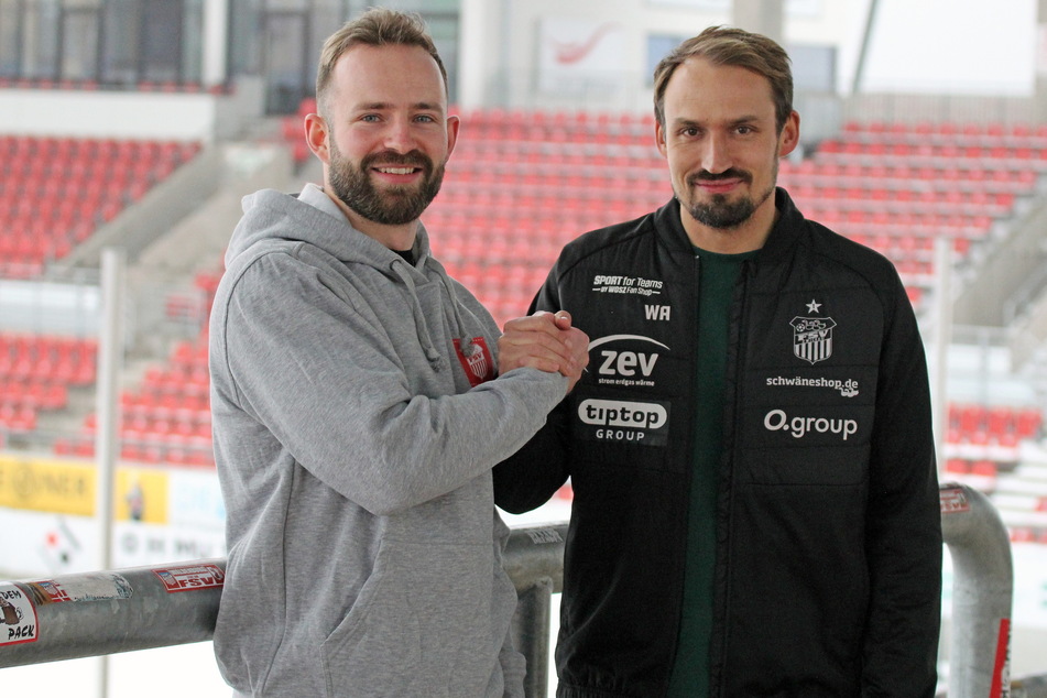 Jan-Marc Schneider (28, l.) mit FSV-Sportdirektor Toni Wachsmuth (36).