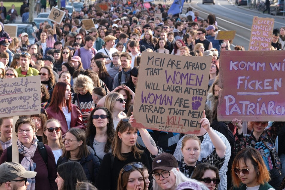 Sonntag ist Feministischer Kampftag: Tausende Menschen auf Leipzigs Straßen erwartet