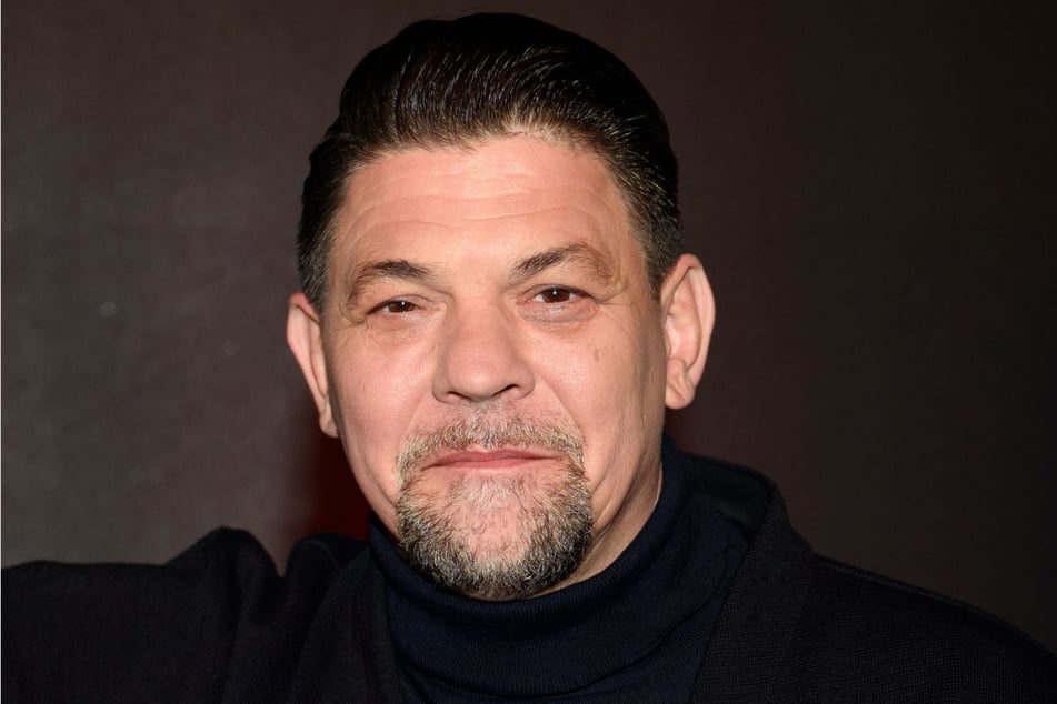 Mälzer erklärt, dass die Verletzung von Sunil für eine Rückkehr in die Show zu schwerwiegend war.