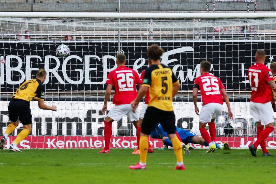 Sebastian Mai (l.) war zur richtigen Zeit an der richtigen Stelle und nickte zum am Ende entscheidenden Treffer ein.
