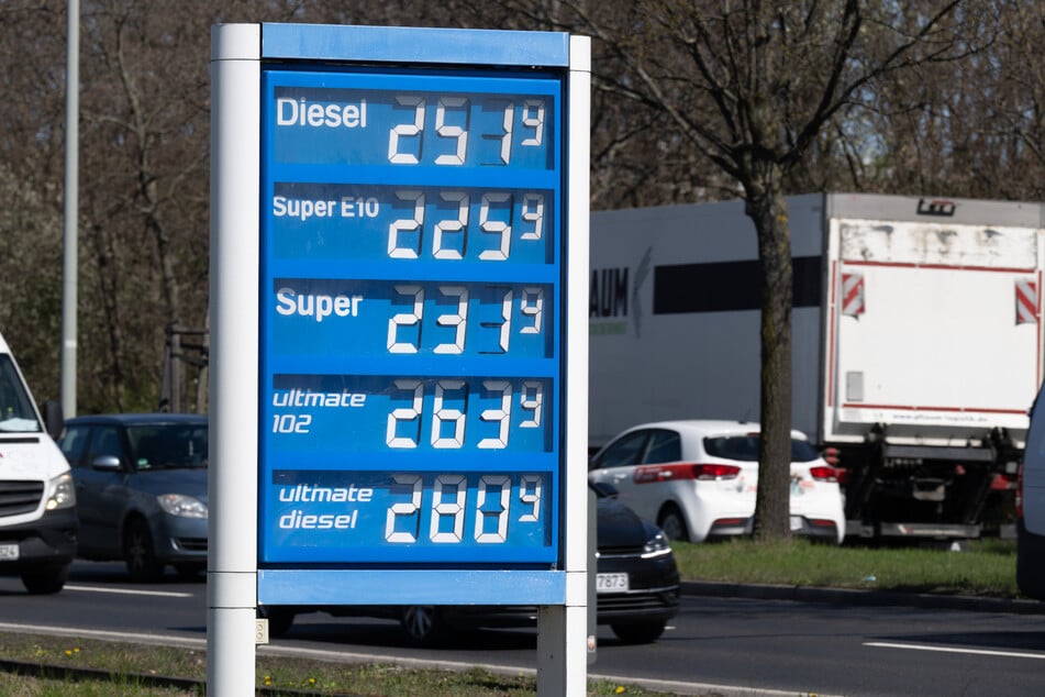 Auf niedrige Tankpreise braucht man in naher Zukunft wohl nicht zu hoffen.