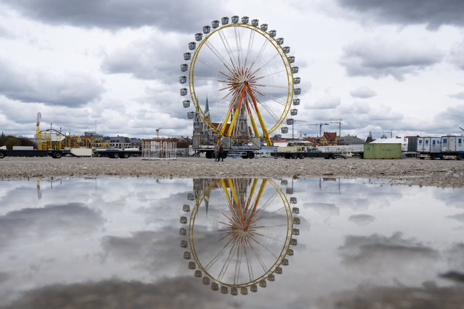 Von Frühlingsfest-Feelings noch keine Spur: In Bayern - wie auch hier in München - bleibt es vorerst noch nasskalt.