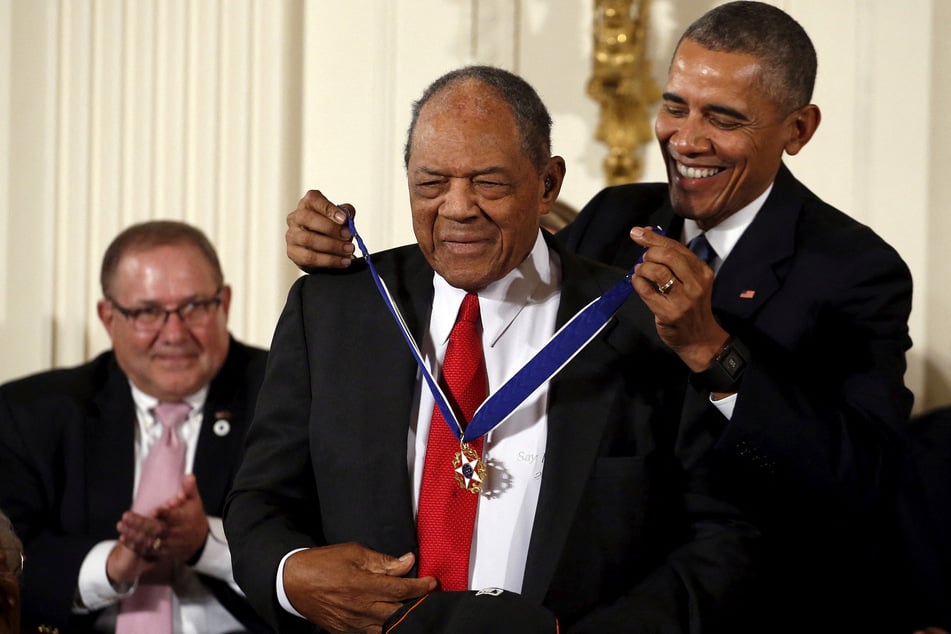 President Barack Obama presents the Presidential Medal of Freedom to Willie Mays on November 24, 2015.