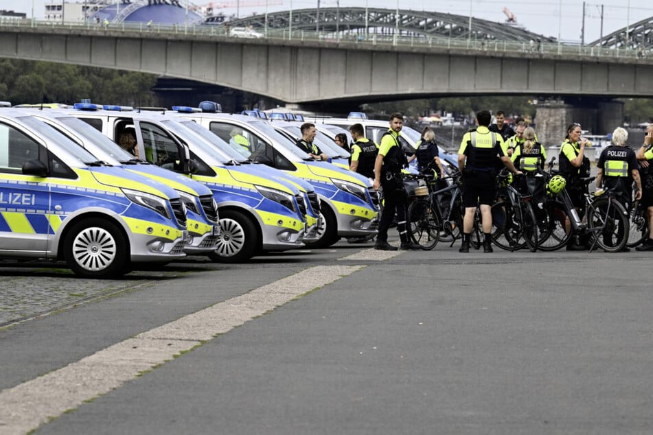 Die Polizei sicherte den Demozug mit einem Großaufgebot.