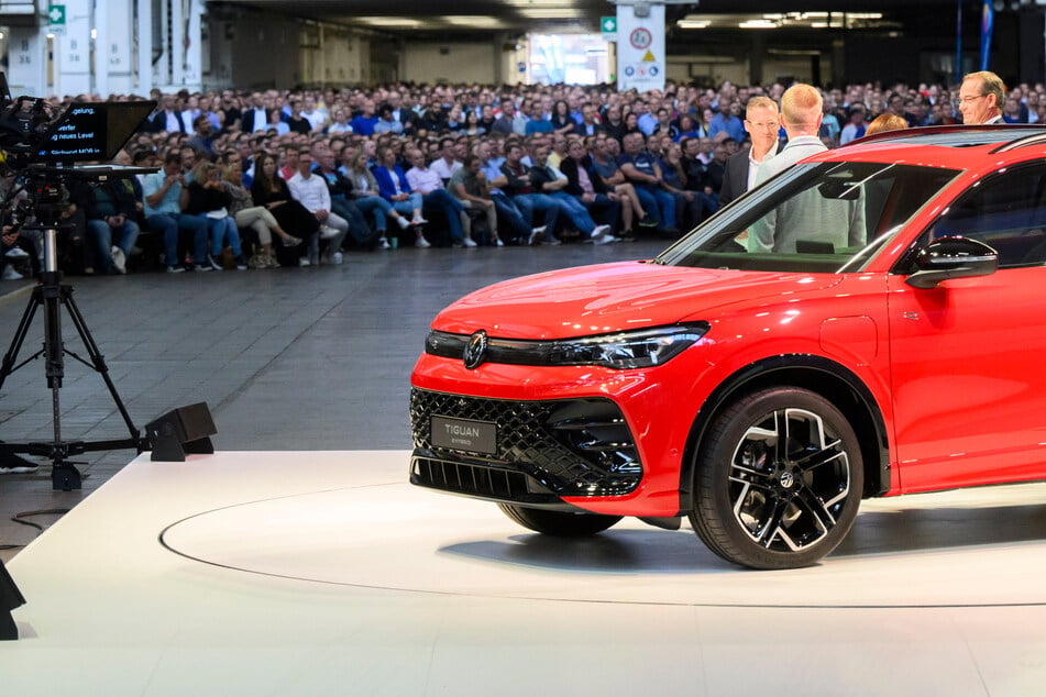 Volkswagen enthüllt neuen Tiguan eHybrid in Wolfsburg!