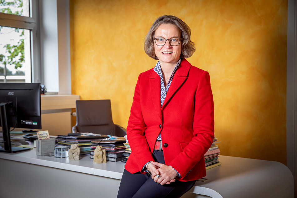 Bauministerin Ina Scharrenbach (44, CDU) ist seit ihrem Abitur 1996 Mitglied der CDU.