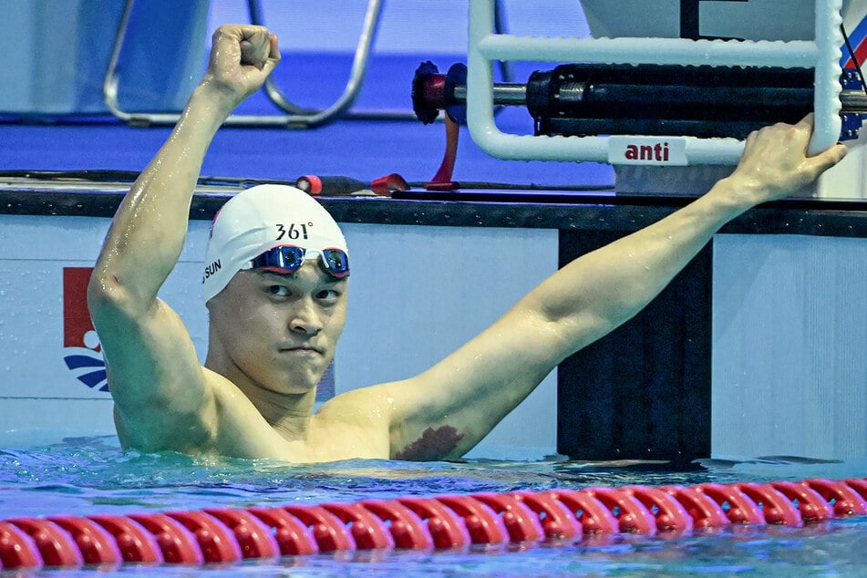 Sun Yang (32) kehrte nach rund fünf Jahren ins Wettkampfgeschehen zurück und durfte direkt über 400 Meter Freistil den Sieg feiern.