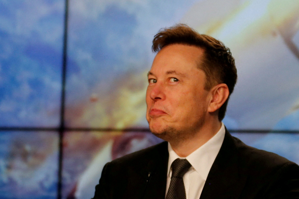 Elon Musk: Elon Musk is getting sued for his Twitter power moves