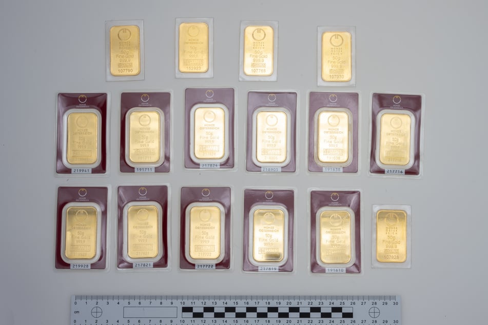 Sechs Kilo Gold im Wert von 360.000 Euro fanden die Ermittler im Wolfsgrüner Schlößchen.