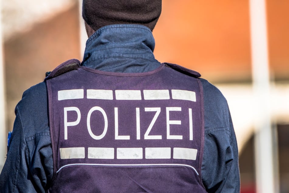 Einen Tatverdächtigen schnappte die Polizei an der Zentralhaltestelle. (Symbolbild)