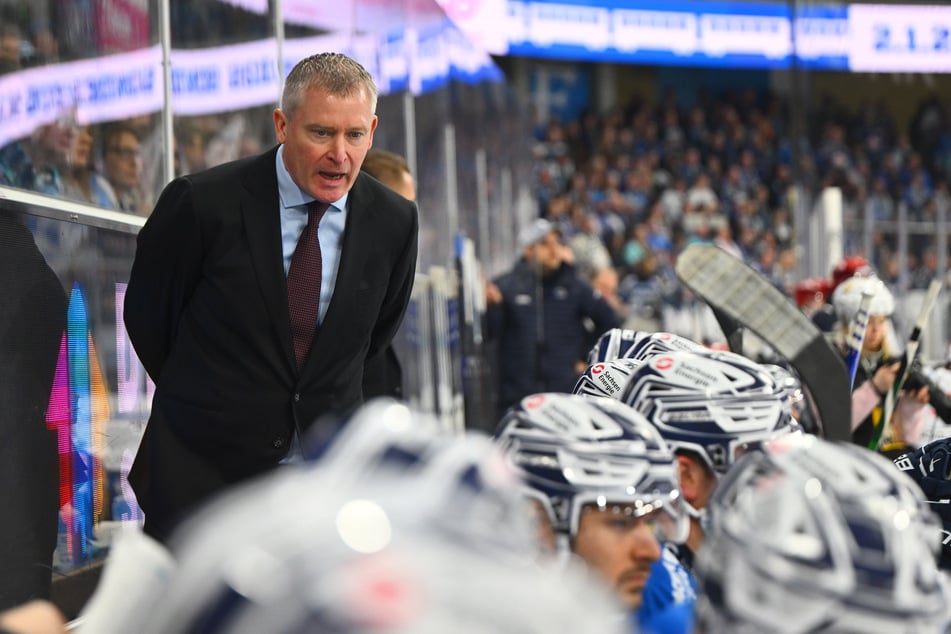 Die Trendwende gelang nicht. Wie lange ist Niklas Sundblad (52) noch Trainer der Dresdner Eislöwen?