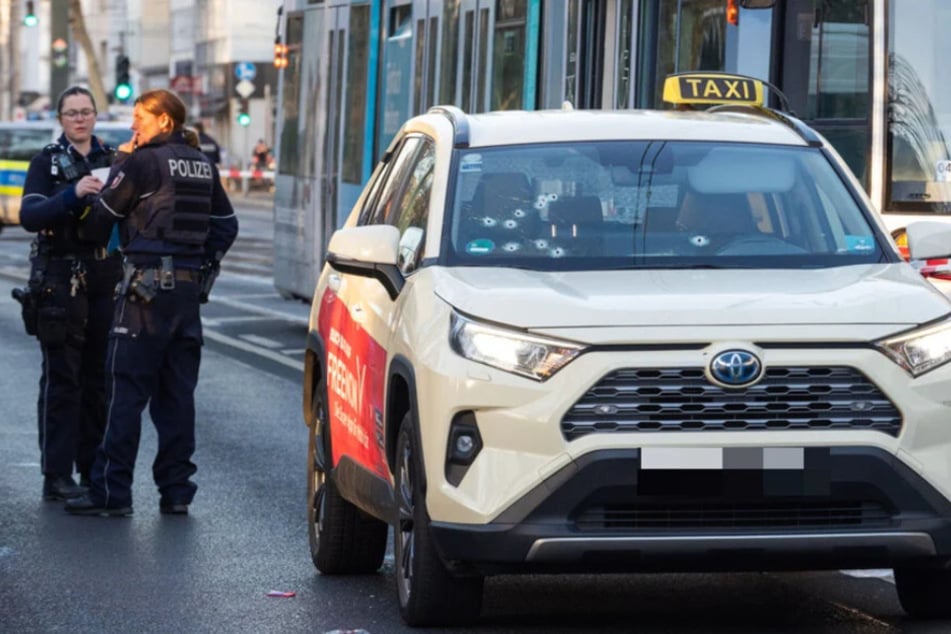 Kugelhagel trifft Taxi: Ermittler schnappen zweiten verdächtigen Schützen