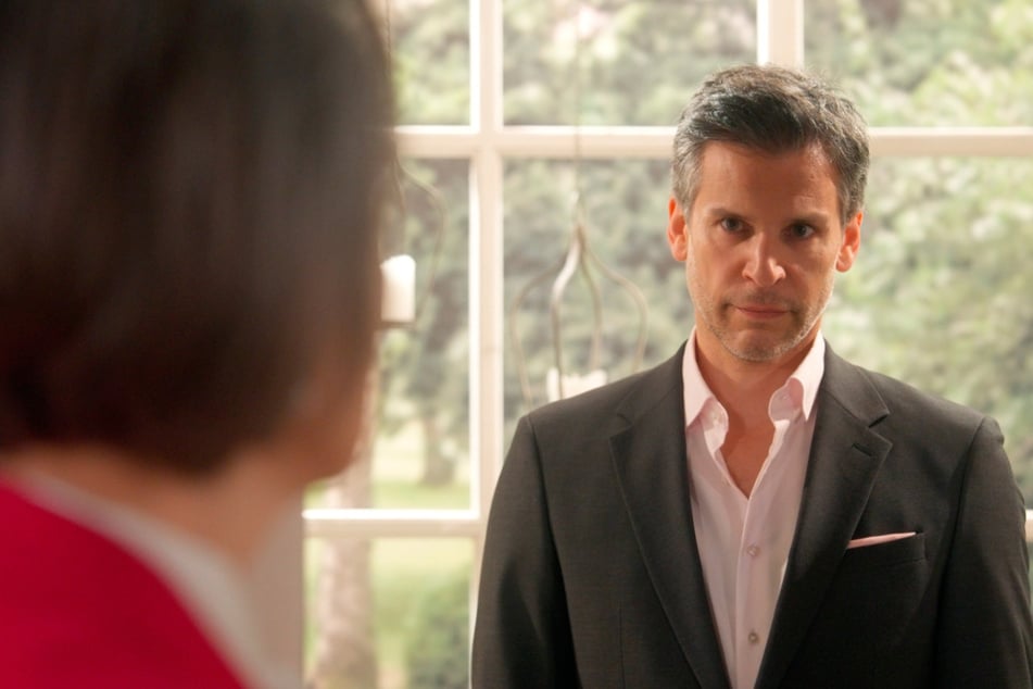 Nach Victorias (Caroline Schreiber, 63) überraschendem Kauf des Tech-Campus bietet sie Richard (Florian Odendahl, 51, Foto) und Daniel (Daniel Fritz, 40) eine Mitarbeit in der EmKa an.