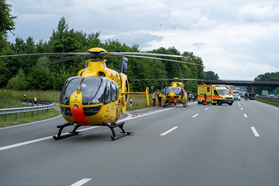 Zahlreiche Einsatzkräfte eilten zum Unfallort.