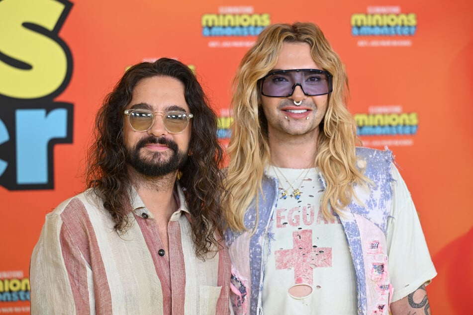 Tom (l.) und Bill Kaulitz (r., beide 36) besuchten ihren Entdecker und drehten dort für eine Dokumentation über Tokio Hotel. (Archivbild)