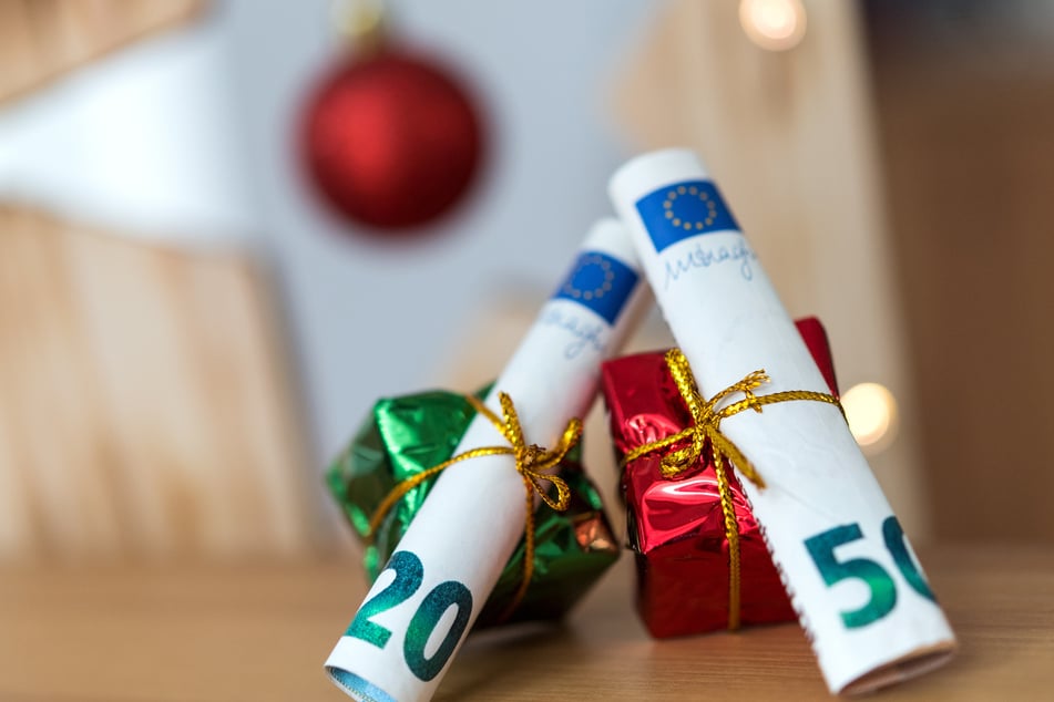 Das Weihnachtsgeld fällt je nach Branche extrem unterschiedlich aus, nicht jeder kann sich darauf freuen.