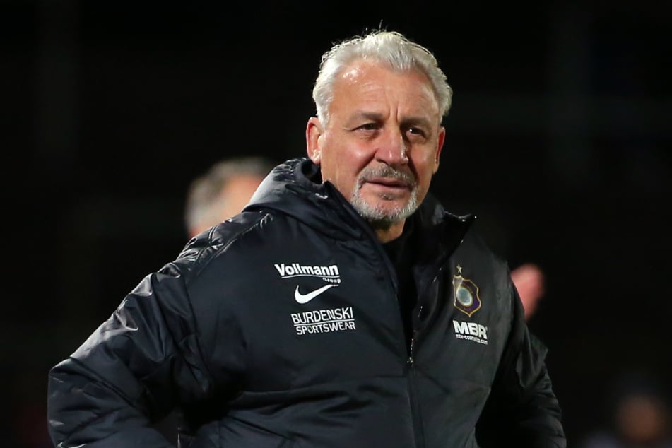 Das 2:5 im Heimspiel gegen Verl wurde Pavel Dotchev (60) zum Verhängnis.